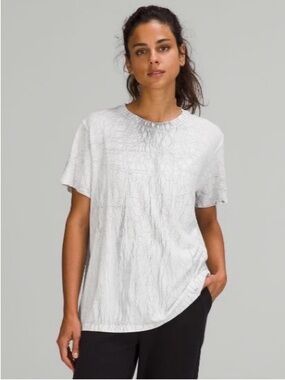 LULULEMON Thread Dye White Black Short-Sleeve Crewneck Tee Size 6